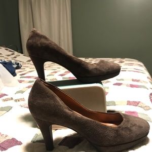 Clark’s high heals